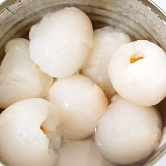 Obstkonserven Konservierte süße Litschi in leichtem/starkem Sirup mit Lithografie in leicht zu öffnenden grünen Dosen